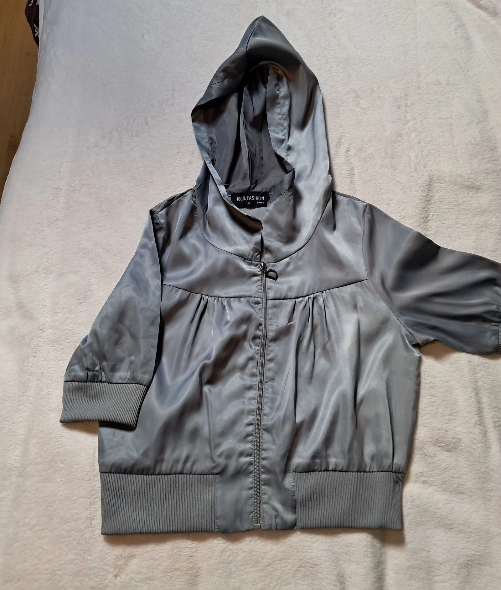 Veste courte légère, effet satiné.  100% fashion. Taille S – photo 9